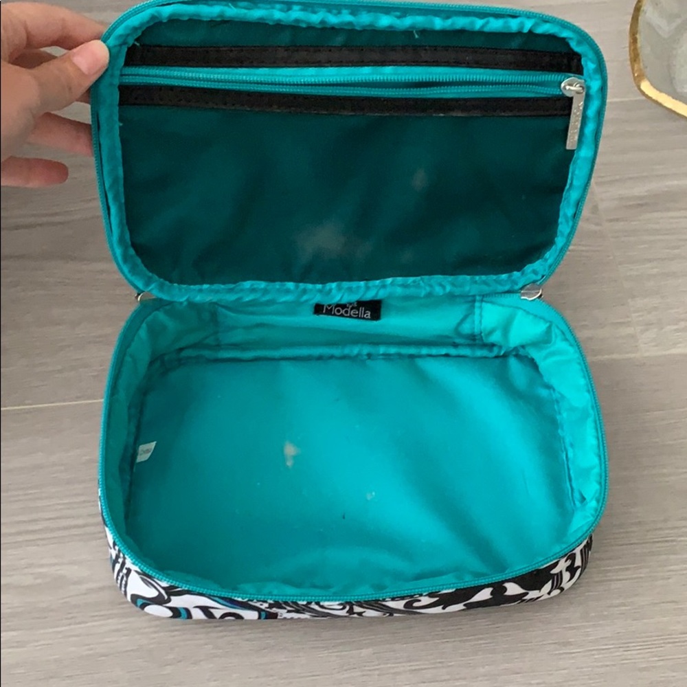 Makeup holder - Picture 2 of 3